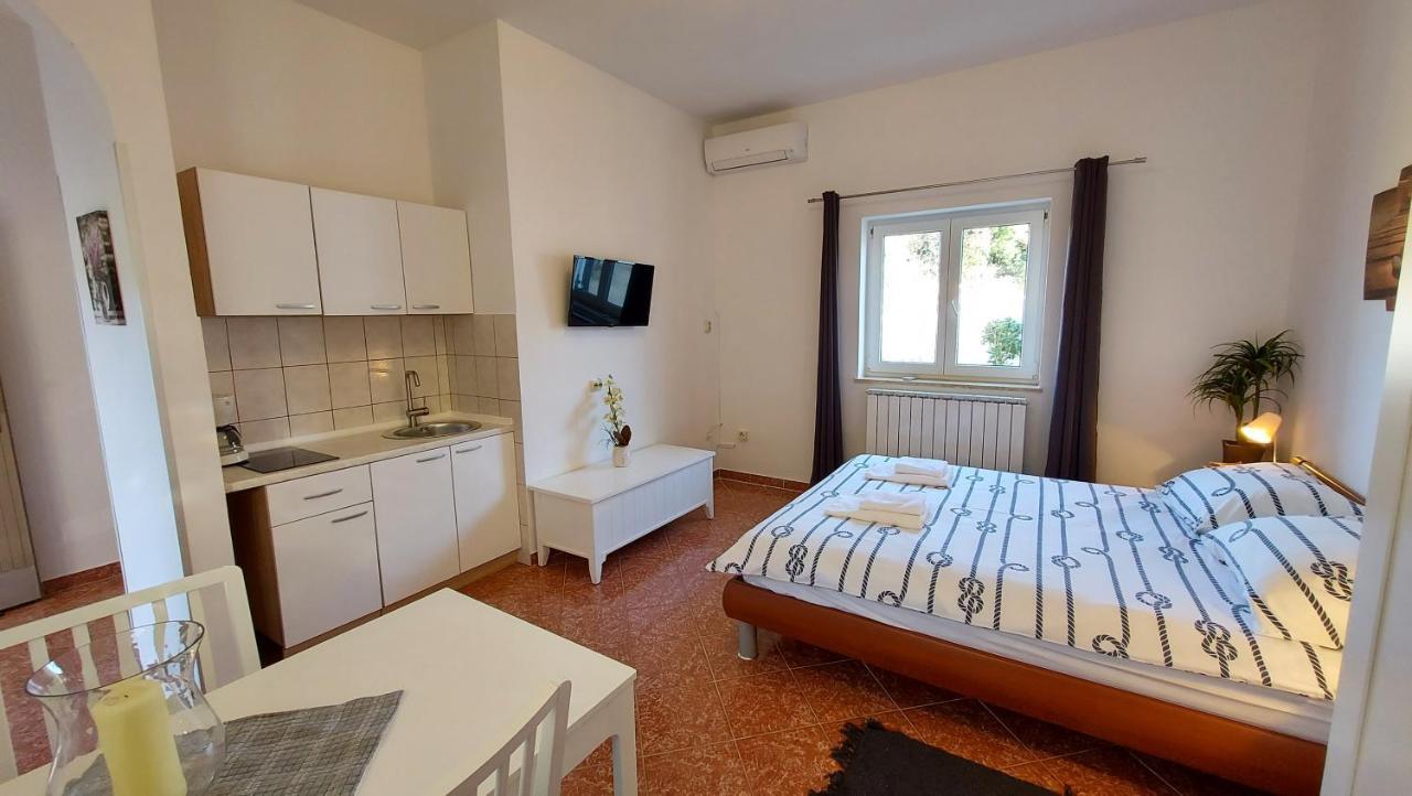 Soline Ada Apartment Pjescana Uvala Ngoại thất bức ảnh