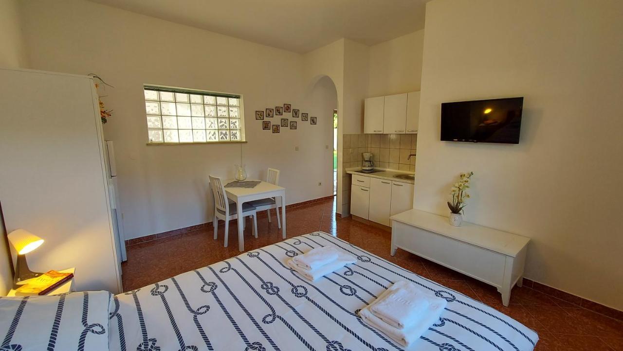 Soline Ada Apartment Pjescana Uvala Ngoại thất bức ảnh