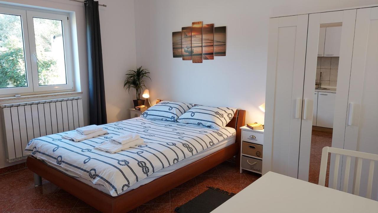 Soline Ada Apartment Pjescana Uvala Ngoại thất bức ảnh